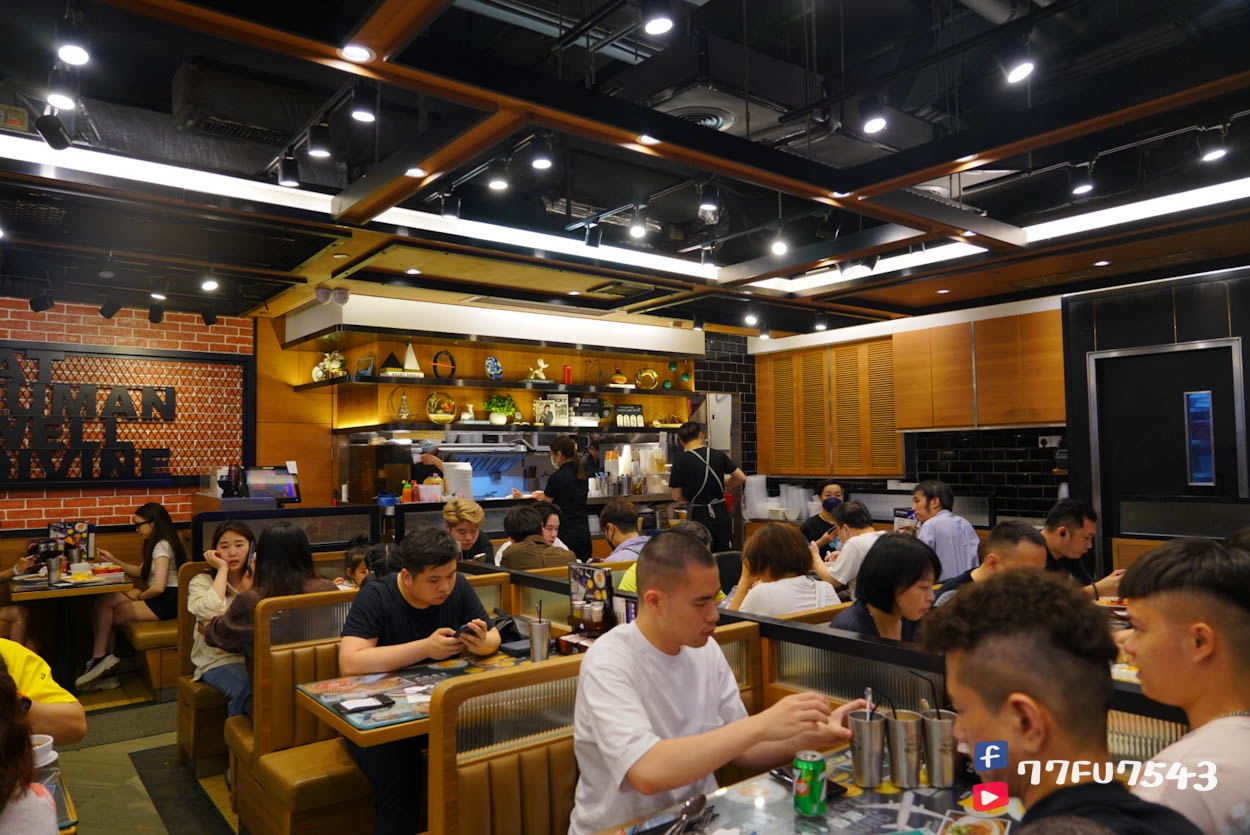 九龍餐室》尖沙咀站旁一律開到宵夜場的餐廳,生意超好,但附近其實有更好的宵夜選擇! - 第4張圖 九龍餐室 (1)