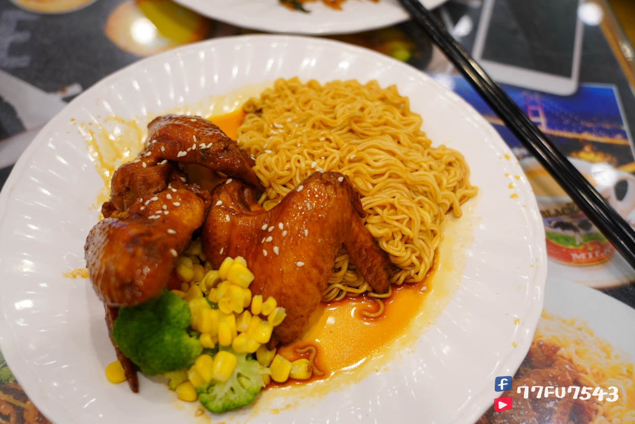 九龍餐室》尖沙咀站旁一律開到宵夜場的餐廳,生意超好,但附近其實有更好的宵夜選擇! - 第11張圖 九龍餐室 (11)