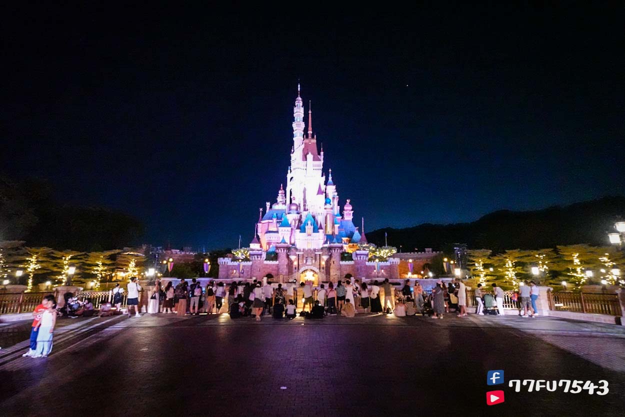 【香港迪士尼尊享卡攻略】價錢、種類與推薦方案,快速通關值得買嗎? - 第7張圖 香港迪士尼 煙火VIP尊享卡