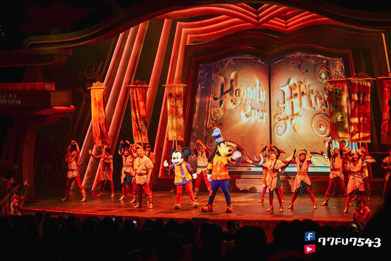 【香港迪士尼門票級別】1篇文章搞懂4種級別差異、級別日曆、價格與購票指南! - 第2張圖 香港迪士尼樂園魔法書房表演
