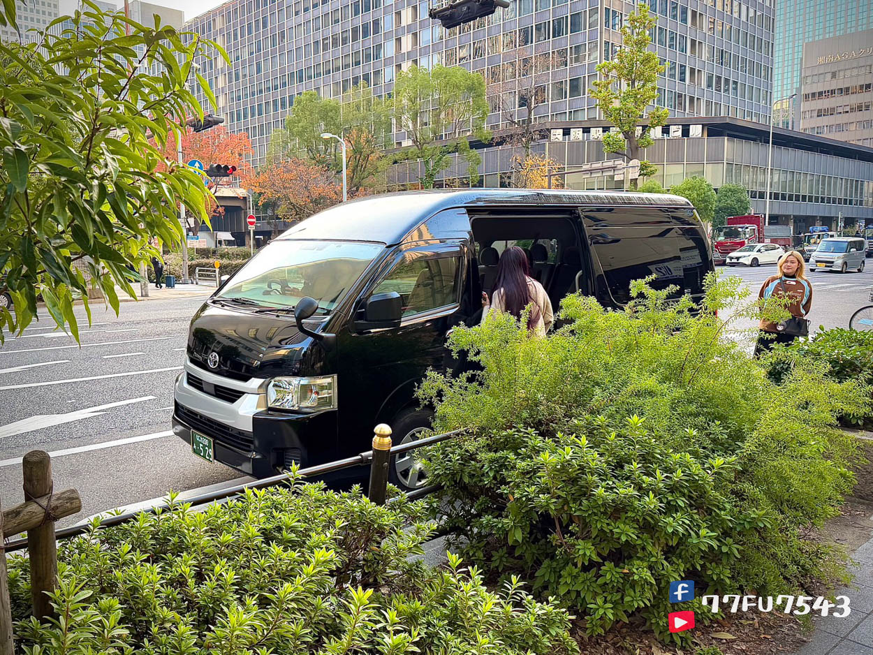 大阪一日團搭穿車前往