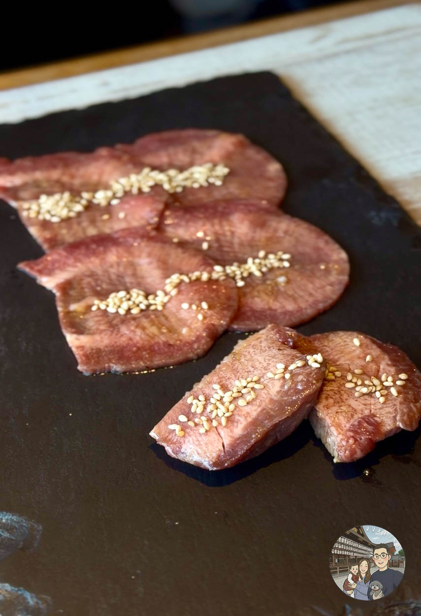 【東京燒肉推薦】USHIHACHI 牛八:親子友善燒肉!推車可入內、無煙味,帶嬰兒也能大口吃和牛! - 第11張圖 ushihachi牛舌薄切與厚切