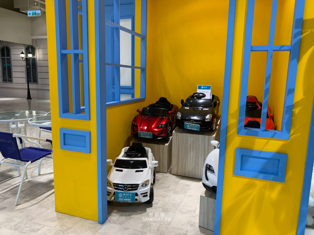 88樂章婚宴會館參觀心得2021》參觀預約、場地環境、方案內容心得整理。童話風婚宴場地，紫藤花跟玫瑰花海超夢幻，場內場外都超好拍！