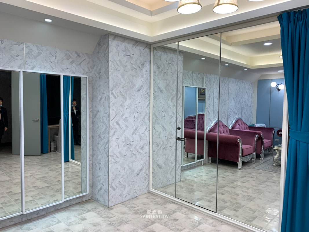 88樂章婚宴會館參觀心得2021》參觀預約、場地環境、方案內容心得整理。童話風婚宴場地，紫藤花跟玫瑰花海超夢幻，場內場外都超好拍！