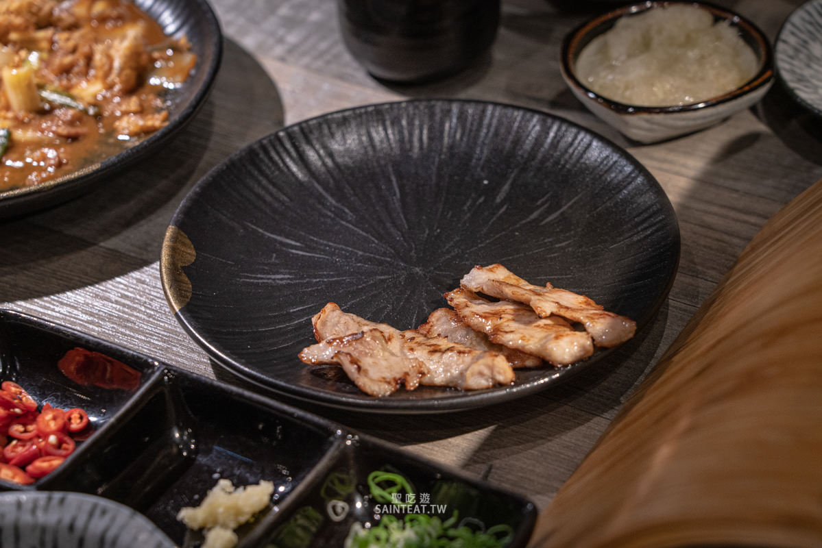 KODO和牛燒肉》二訪!台中燒肉推薦,超超超超好吃的和牛燒烤,而且全程桌邊幫烤!! - 第57張圖 KODO和牛燒肉》二訪!台中燒肉推薦,超超超超好吃的和牛燒烤,而且全程桌邊幫烤!!