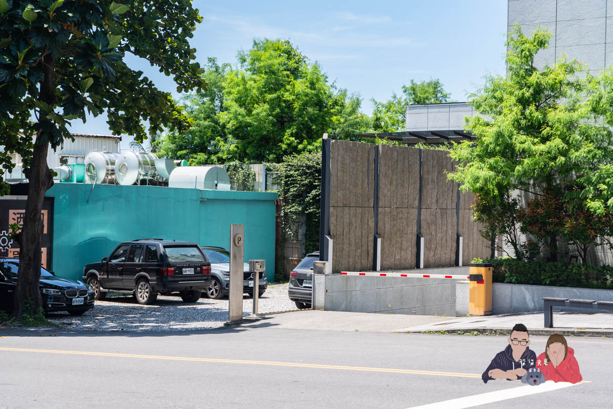 Kadda Hotel 璽賓行旅》每間都是海景房，還有無邊際泳池，窗外海天一色好壯闊！