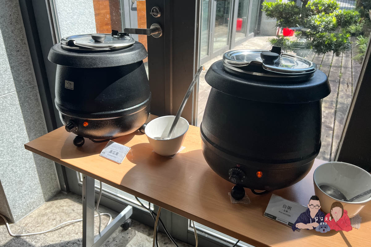 Kadda Hotel 璽賓行旅》每間都是海景房，還有無邊際泳池，窗外海天一色好壯闊！