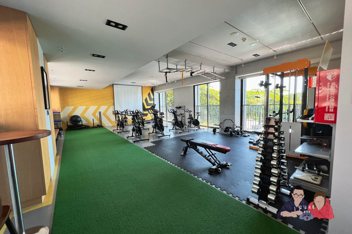 Kadda Hotel 璽賓行旅》每間都是海景房，還有無邊際泳池，窗外海天一色好壯闊！