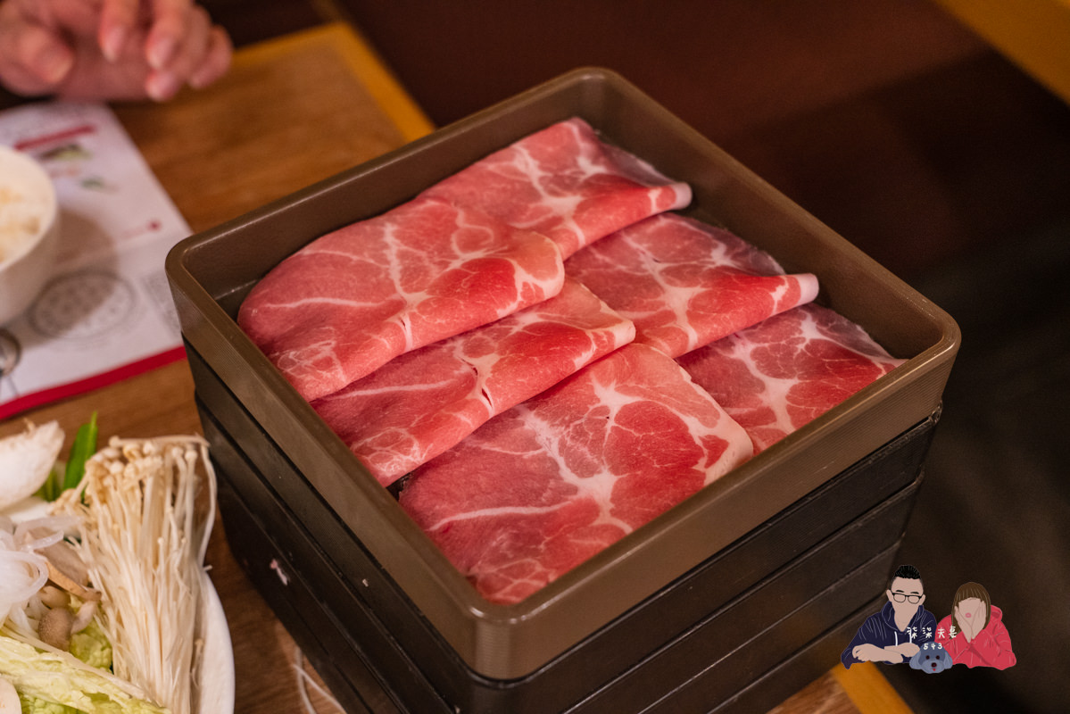 MOMO壽喜燒南港店》MO-MO-PARADISE 南港潤泰牧場｜經典的壽喜燒吃到飽。