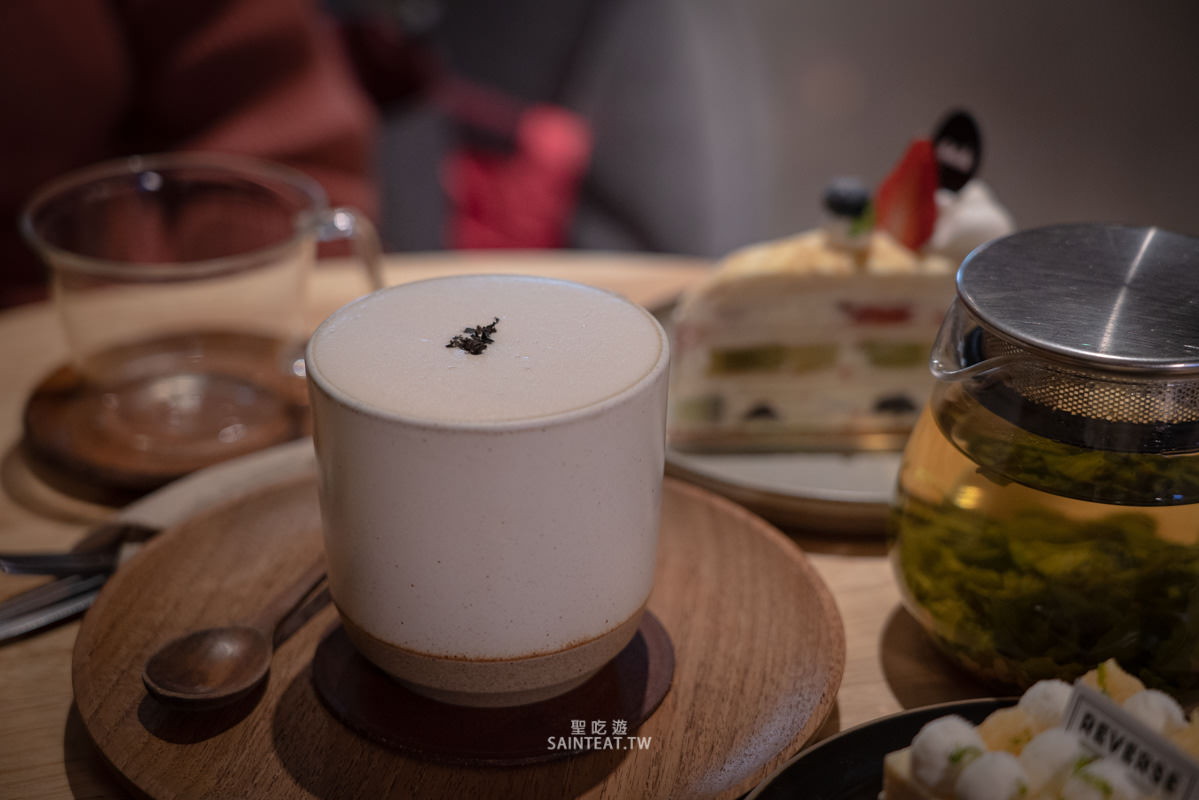 宜蘭羅東咖啡廳》REVERSE｜意外發現的超高水準水果千層，不輸Lady M，但價格只有1/2！