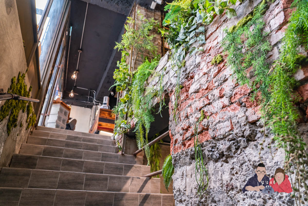 舒曼6號餐館南京店》台北小巨蛋早午餐推薦,爆好吃的德國豬腳絕對要點,千元內德式豬腳之王! - 第19張圖 舒曼6號餐館南京店》台北小巨蛋早午餐推薦,爆好吃的德國豬腳絕對要點,千元內德式豬腳之王!