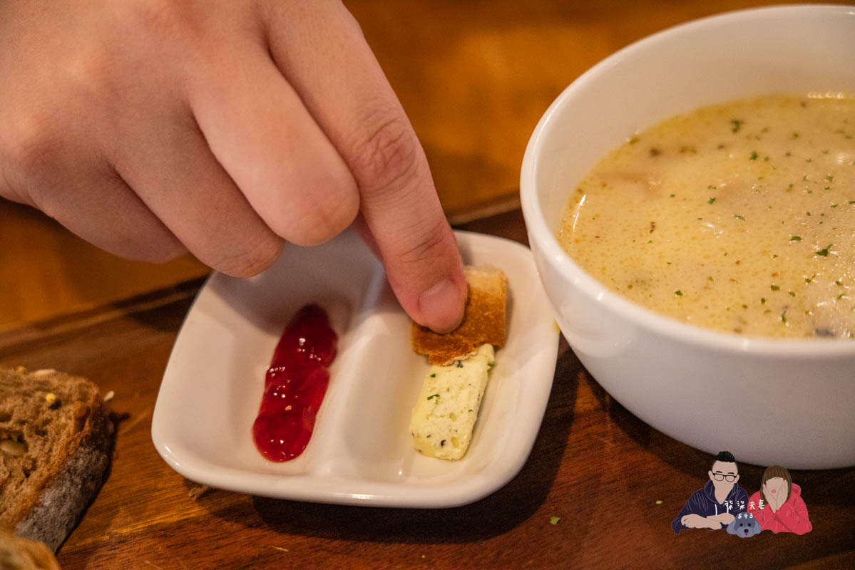 舒曼6號餐館南京店》台北小巨蛋早午餐推薦,爆好吃的德國豬腳絕對要點,千元內德式豬腳之王! - 第26張圖 舒曼6號餐館南京店》台北小巨蛋早午餐推薦,爆好吃的德國豬腳絕對要點,千元內德式豬腳之王!