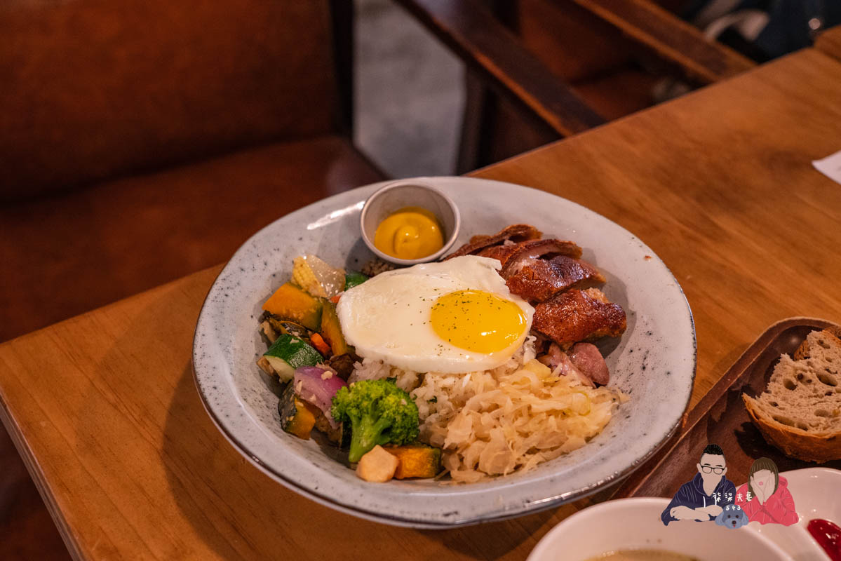 舒曼6號餐館南京店》台北小巨蛋早午餐推薦,爆好吃的德國豬腳絕對要點,千元內德式豬腳之王! - 第27張圖 舒曼6號餐館南京店》台北小巨蛋早午餐推薦,爆好吃的德國豬腳絕對要點,千元內德式豬腳之王!