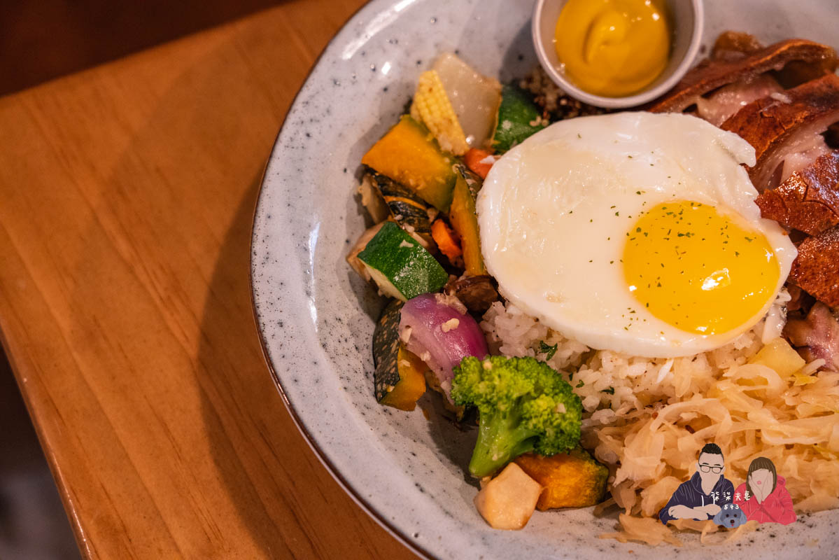 舒曼6號餐館南京店》台北小巨蛋早午餐推薦,爆好吃的德國豬腳絕對要點,千元內德式豬腳之王! - 第37張圖 舒曼6號餐館南京店》台北小巨蛋早午餐推薦,爆好吃的德國豬腳絕對要點,千元內德式豬腳之王!