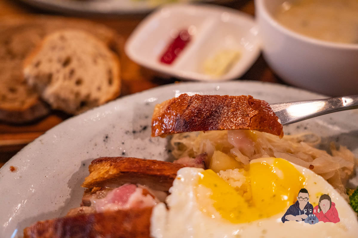 舒曼6號餐館南京店》台北小巨蛋早午餐推薦，爆好吃的德國豬腳絕對要點，千元內德式豬腳之王！