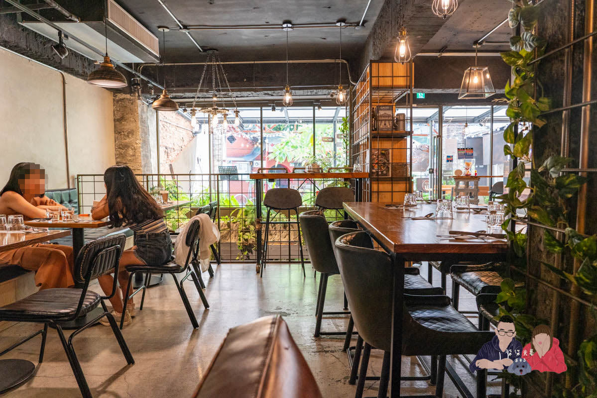 舒曼6號餐館南京店》台北小巨蛋早午餐推薦,爆好吃的德國豬腳絕對要點,千元內德式豬腳之王! - 第17張圖 舒曼6號餐館南京店》台北小巨蛋早午餐推薦,爆好吃的德國豬腳絕對要點,千元內德式豬腳之王!