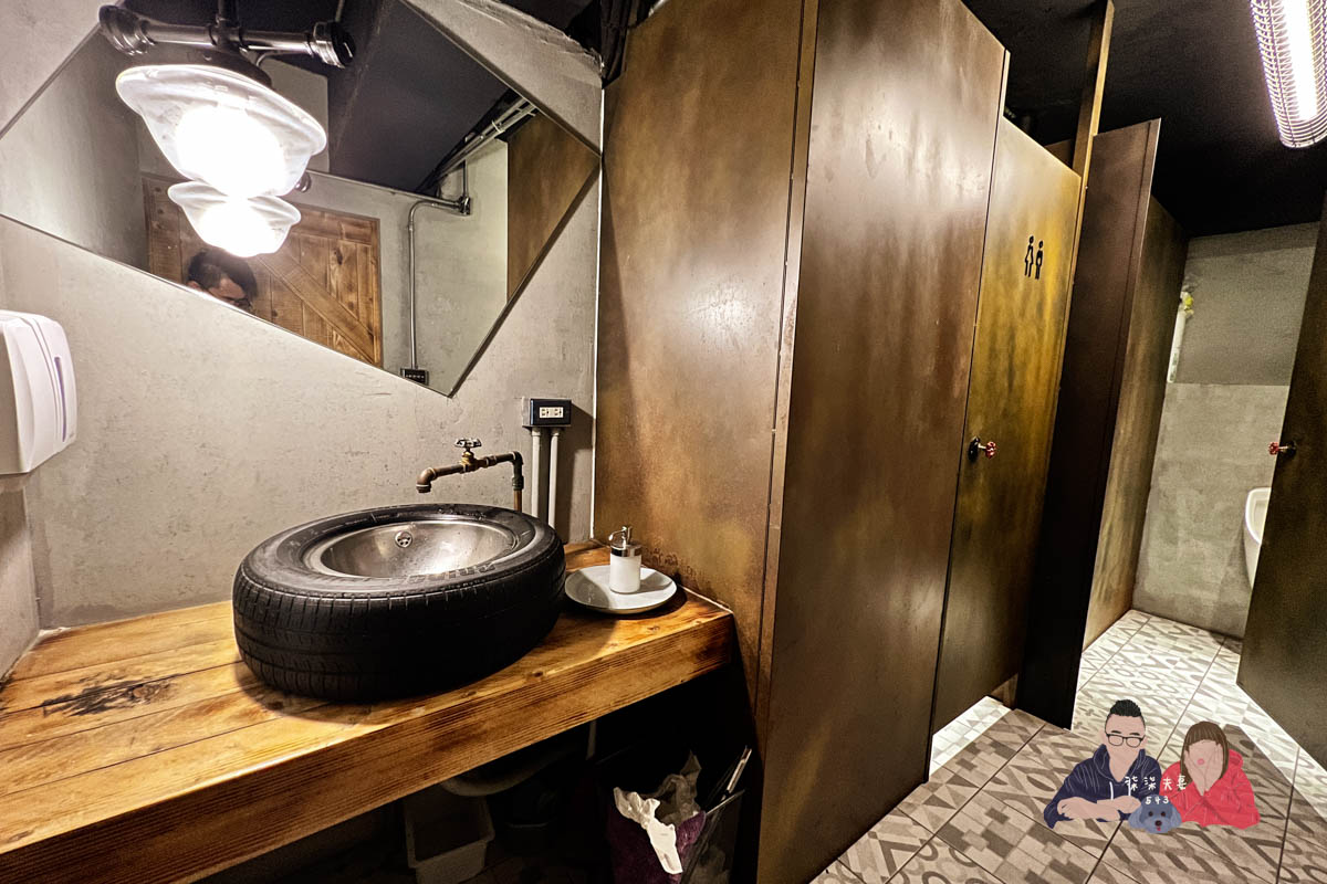 舒曼6號餐館南京店》台北小巨蛋早午餐推薦,爆好吃的德國豬腳絕對要點,千元內德式豬腳之王! - 第21張圖 舒曼6號餐館南京店》台北小巨蛋早午餐推薦,爆好吃的德國豬腳絕對要點,千元內德式豬腳之王!