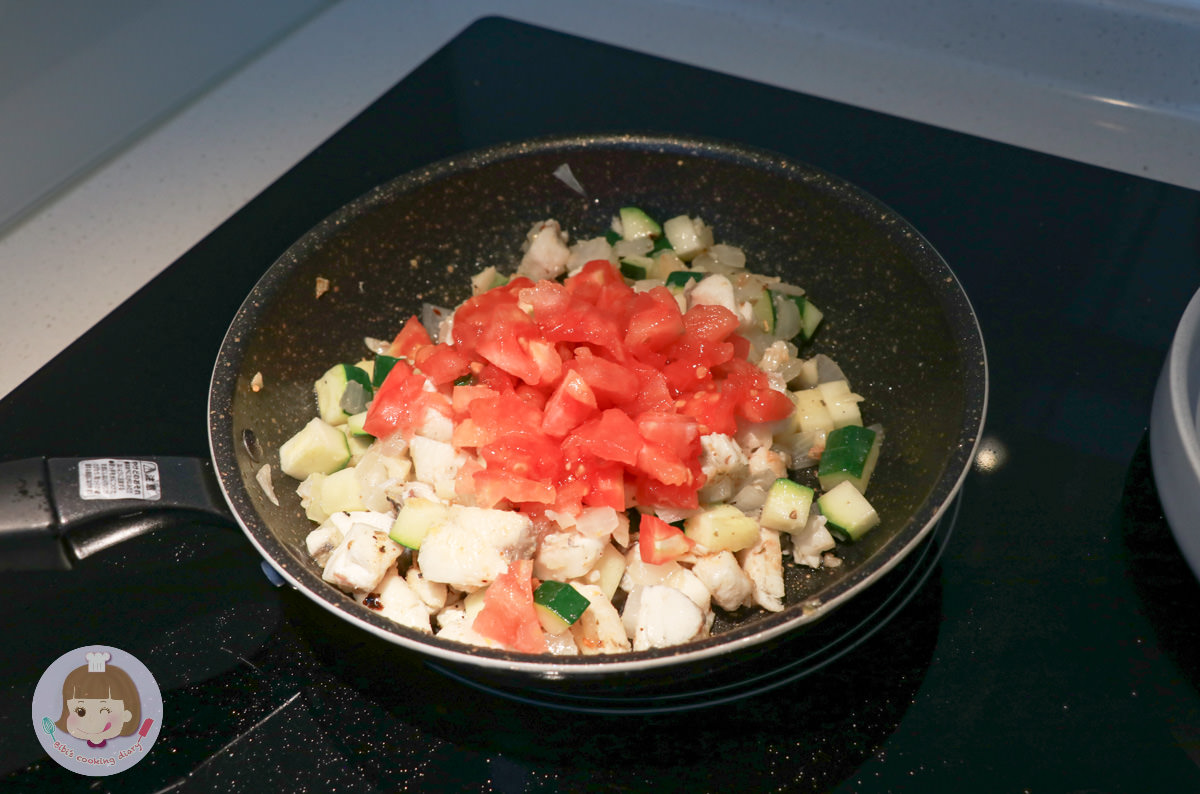 烤箱料理》焗烤蕃茄盅食譜|清炒、白醬、紅醬、青醬皆可自由變化 - 第7張圖 烤箱料理》焗烤蕃茄盅食譜|清炒、白醬、紅醬、青醬皆可自由變化