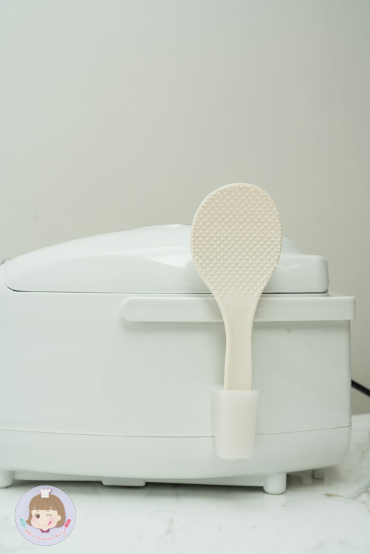 2022電子鍋推薦》東芝Toshiba 4mm極厚鍛造球釜6人份電子鍋｜煮蛋功能超方便！更強的是居然還能做蛋糕跟麵包？！