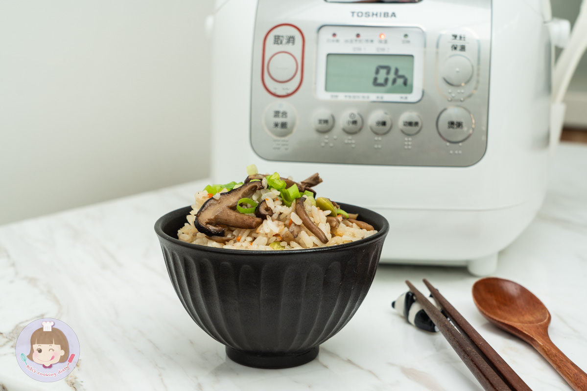 東芝Toshiba 4mm極厚鍛造球釜6人份電子鍋