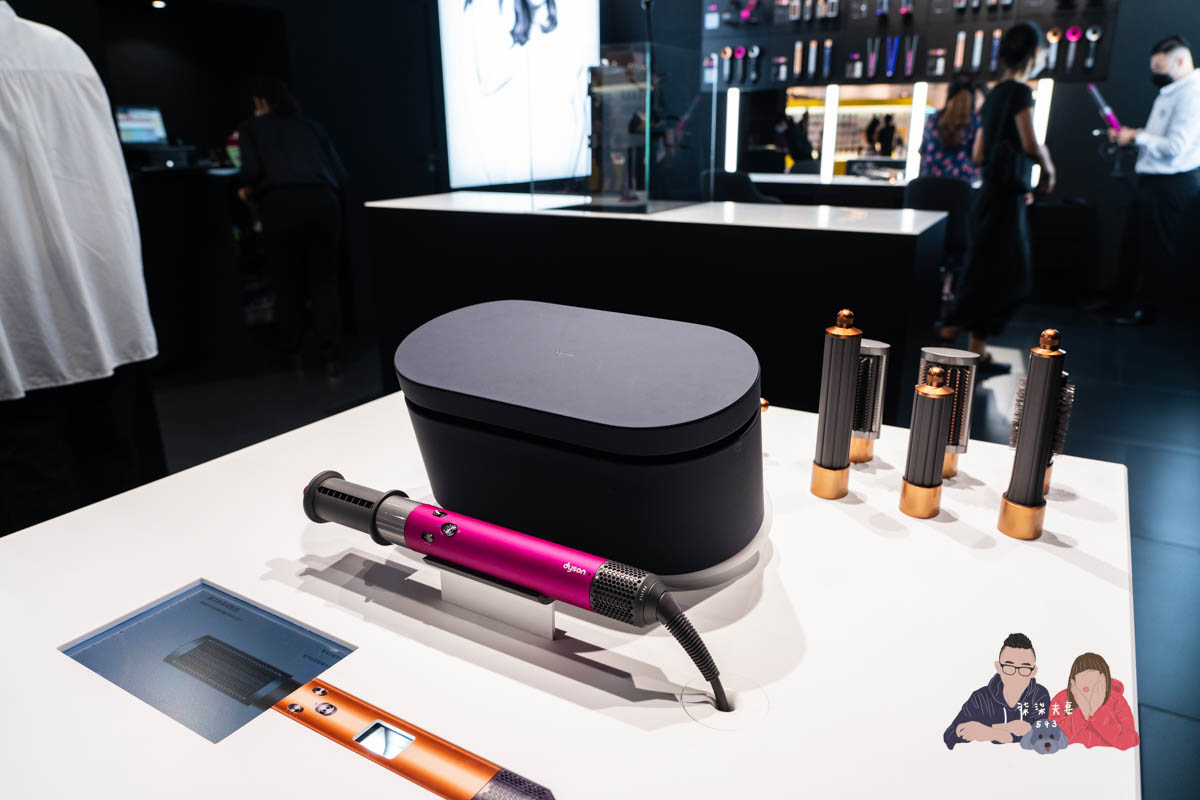 Dyson體驗店》全台首間就在新光三越A11，獨家提供禮盒個人化鐫刻服務！