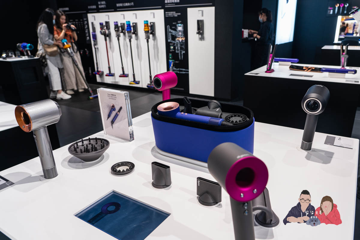 Dyson體驗店》全台首間就在新光三越A11，獨家提供禮盒個人化鐫刻服務！