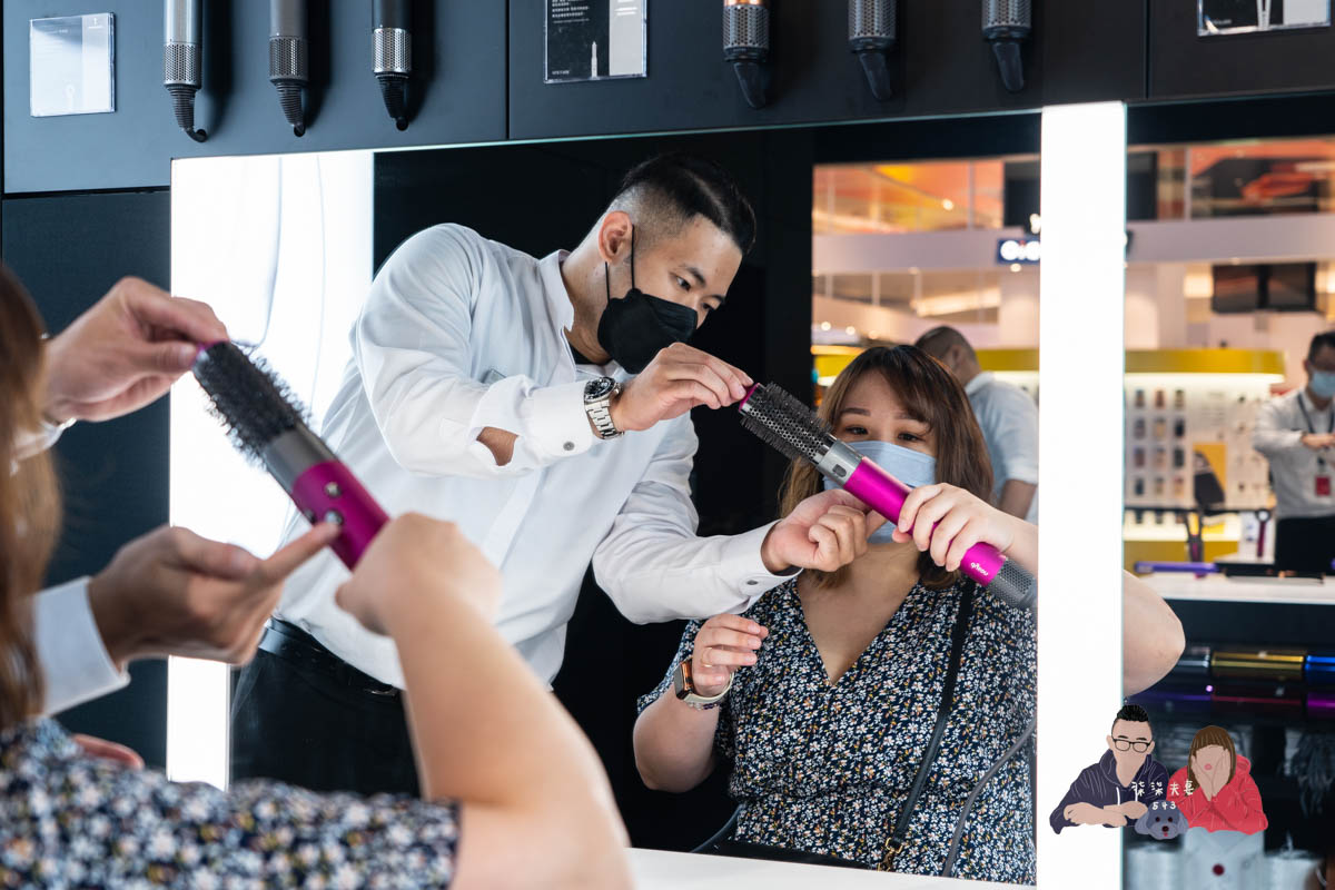 Dyson體驗店》全台首間就在新光三越A11，獨家提供禮盒個人化鐫刻服務！