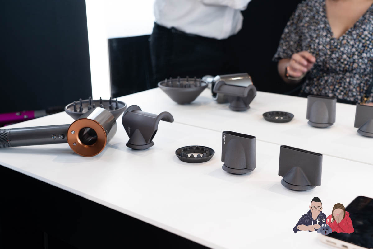 Dyson體驗店》全台首間就在新光三越A11，獨家提供禮盒個人化鐫刻服務！