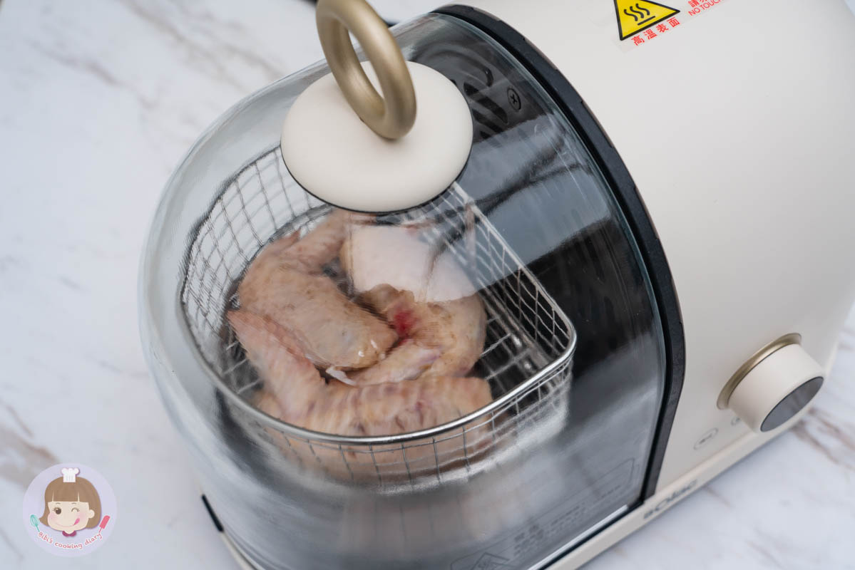 氣炸鍋推薦》sOlac膠囊空氣烤炸鍋｜可煎可炸一機兩用，小家庭必備家電！