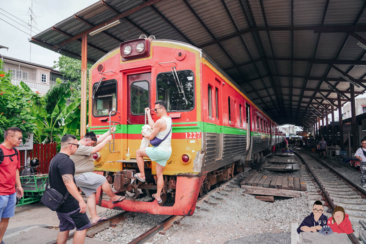 泰國美功鐵道市場-107